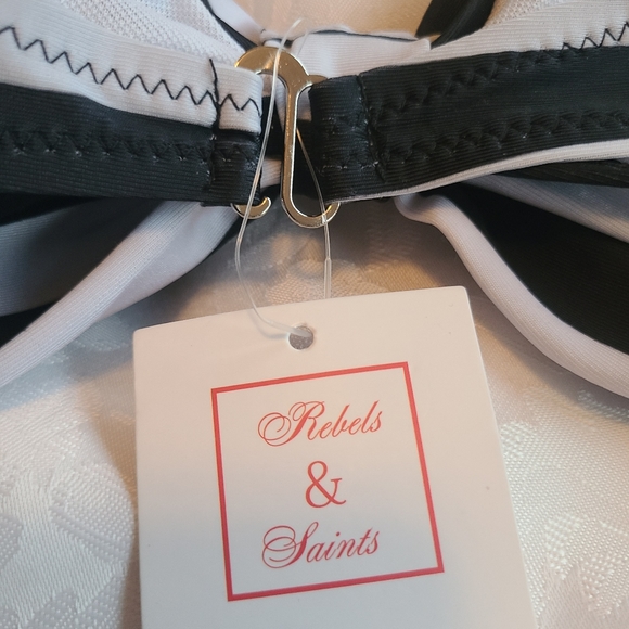 Rebels & Saints bow top bikini size medium - Picture 3 of 4